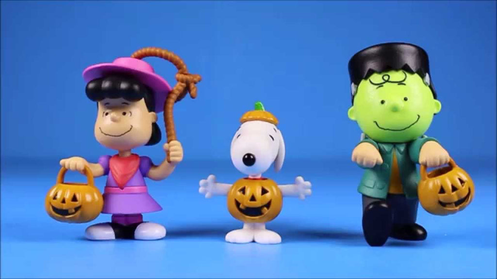 Peanuts Halloween figures