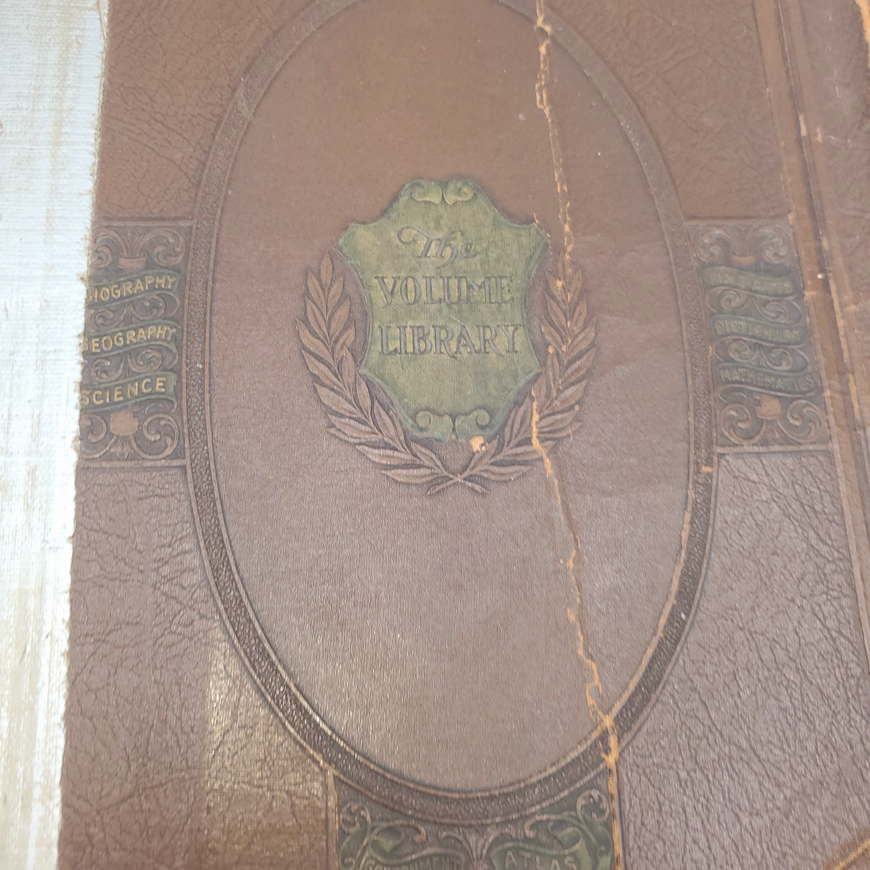 Vintage "The Volume Library" A Comprehensive Reference Book/ Encyclopedia