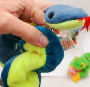 Beanie Babies 3 Pack-1997 Hissy the Snake, 1997 Smoochy the Frog and 2000 Zodiac Dragon