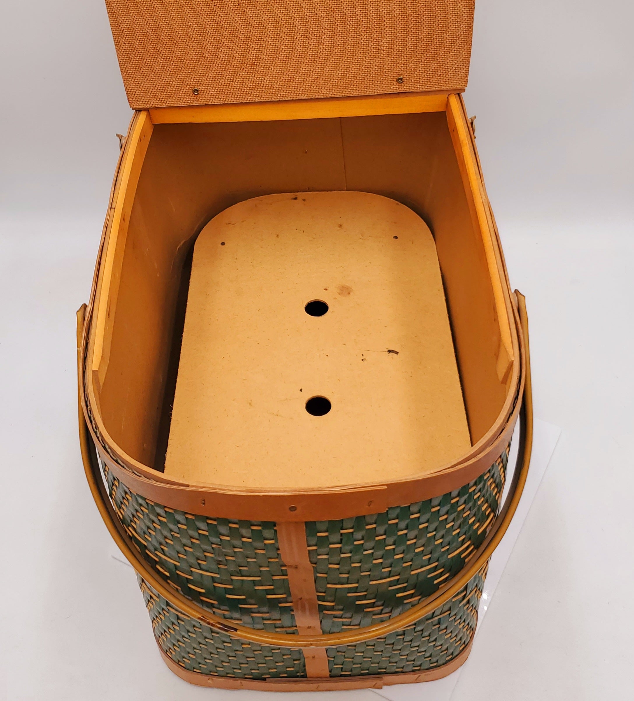 Vintage Burlington HAWKEYE Picnic Basket Green Brown Weave Metal Handles, Hinge Lid with Removable Tray