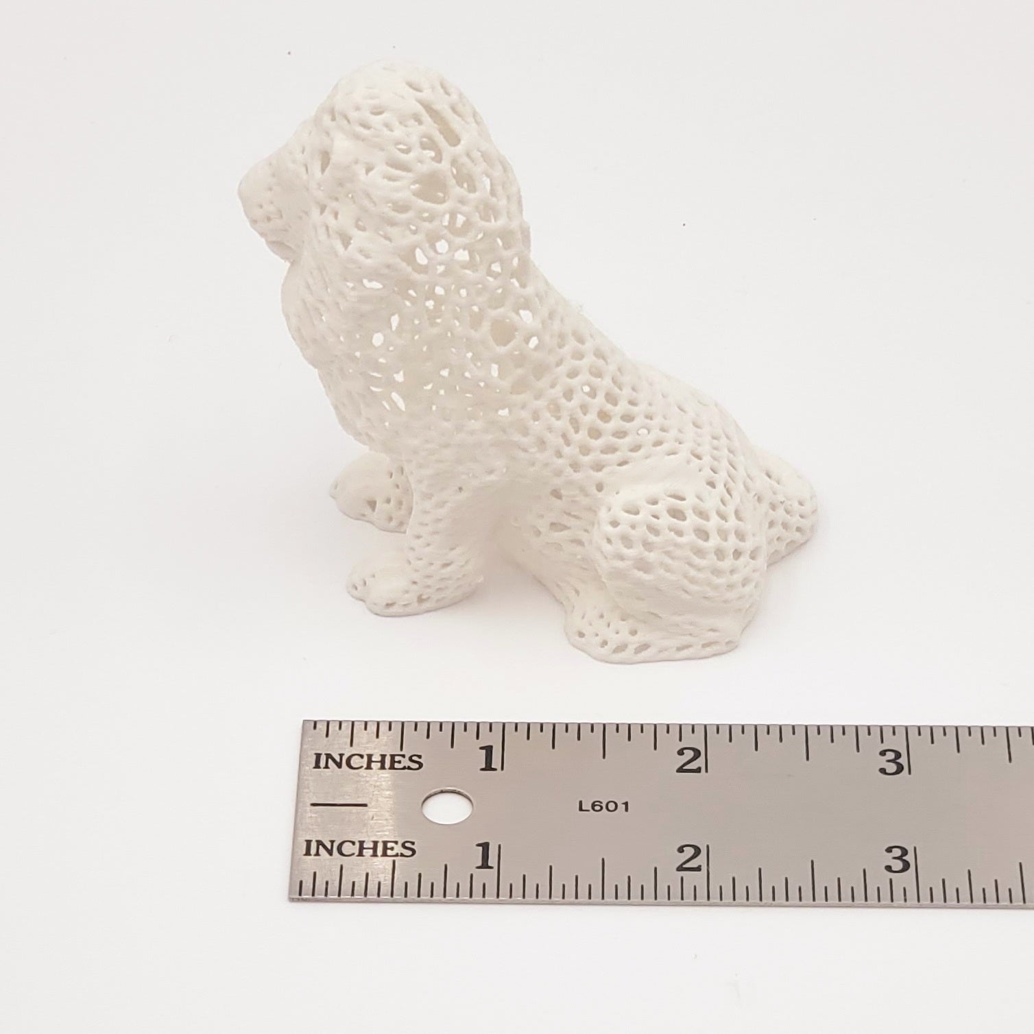 Voronoi White Mesh Sitting Lion Sculpture – 3D Printed