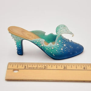 Raine's Just the Right Shoe "The Wave"