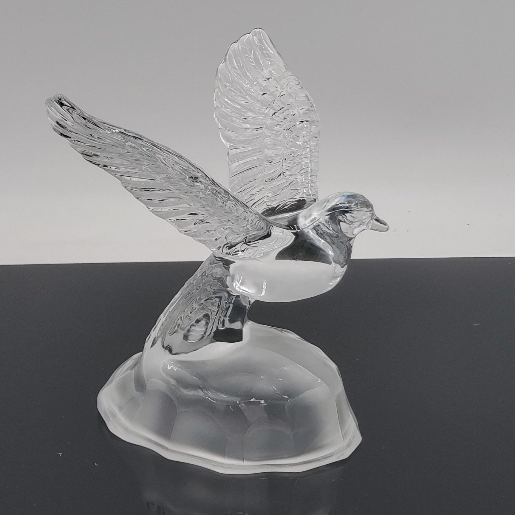 Cristal D'Arques Lead Crystal Dove in Flight Figurine