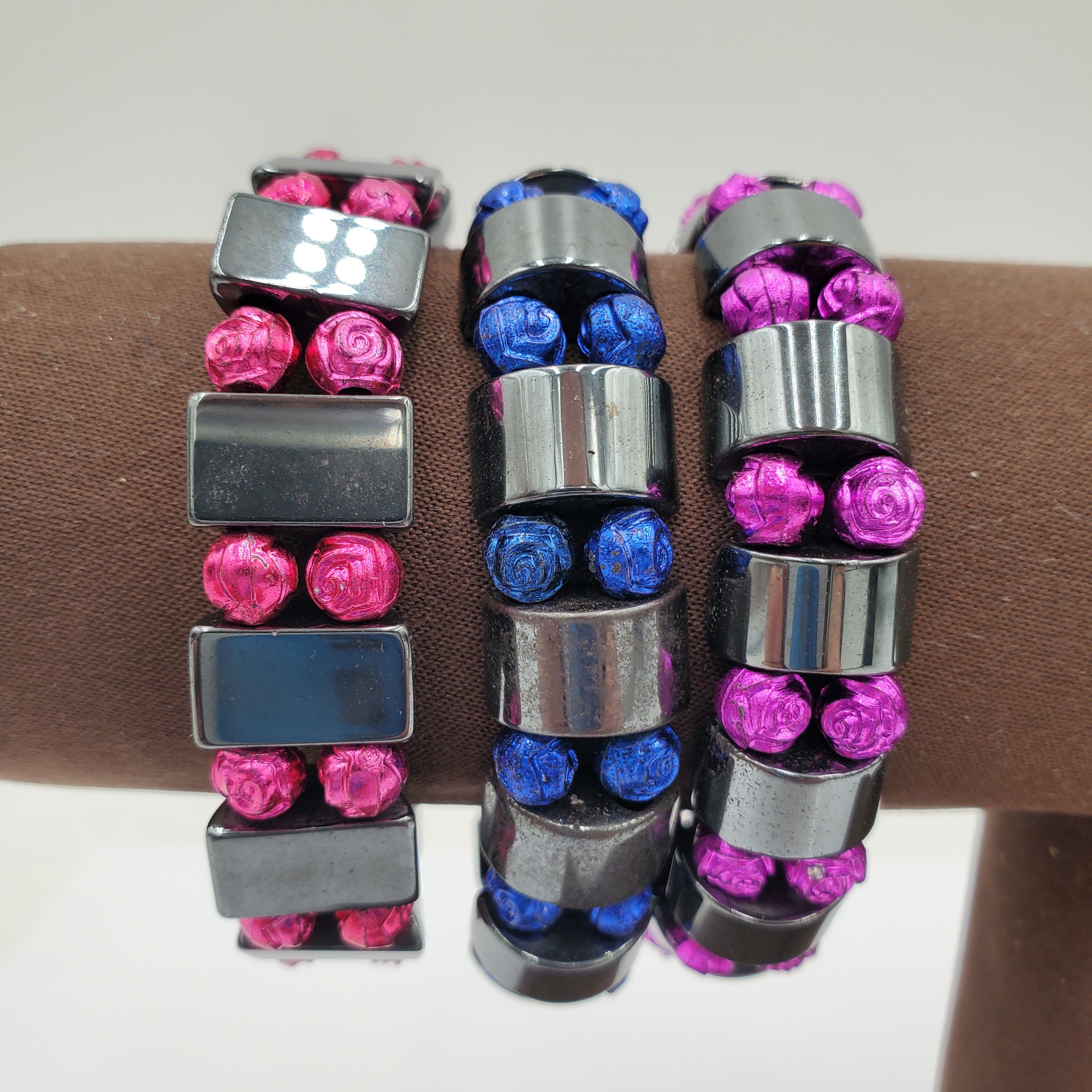 Hematite bracelet with Flowers