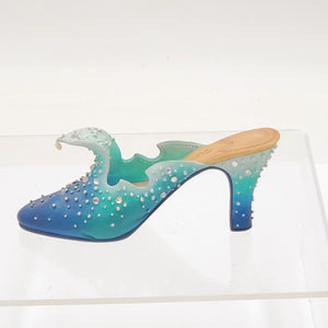 Raine's Just the Right Shoe "The Wave"