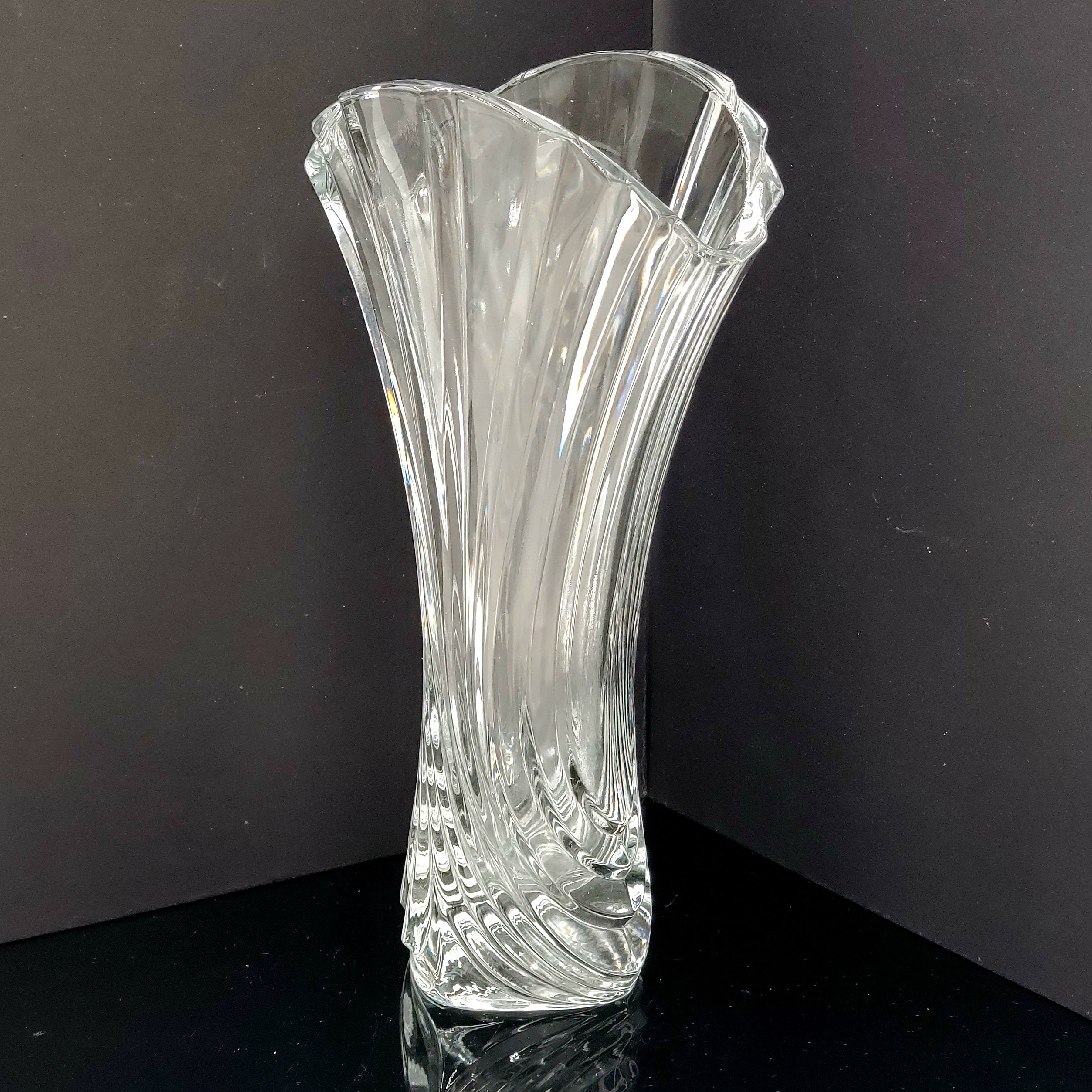 Mikasa Flores Crystal Bud Vase