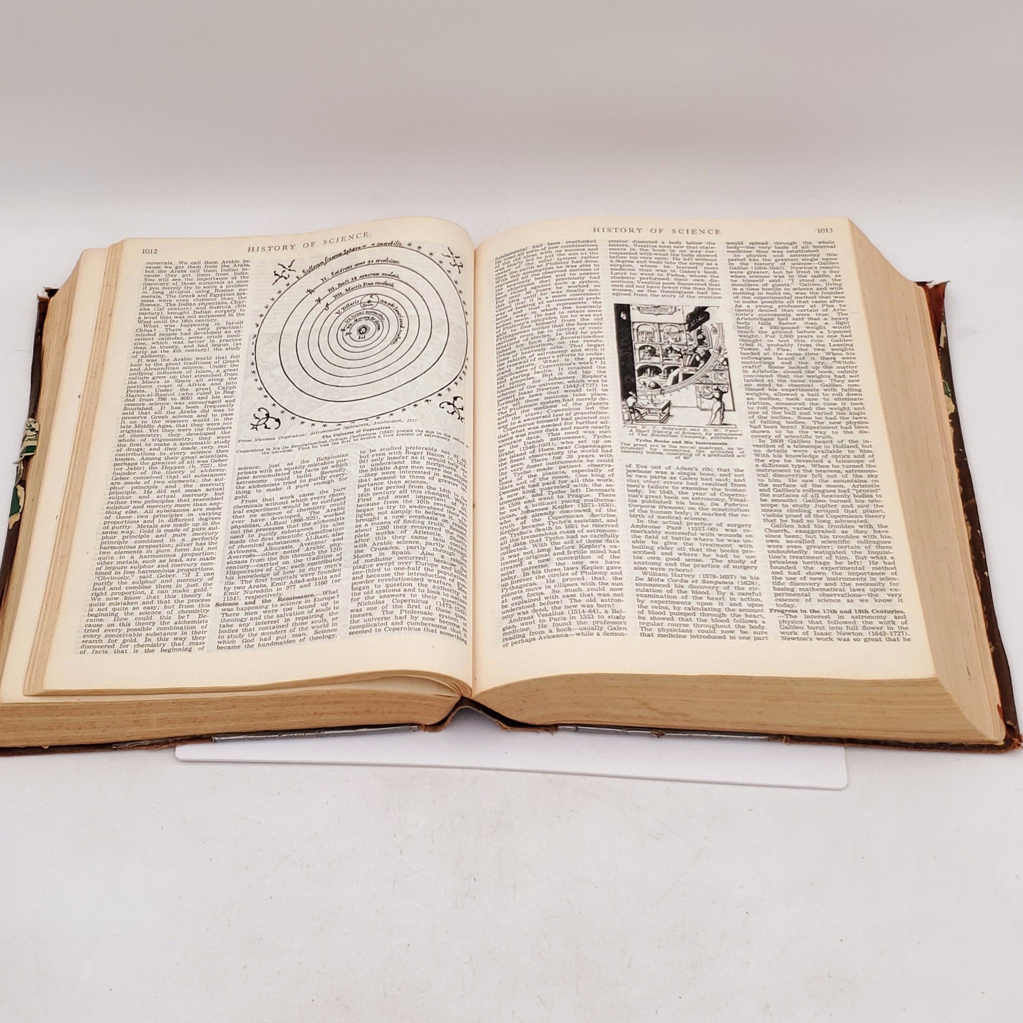 Vintage "The Volume Library" A Comprehensive Reference Book/ Encyclopedia