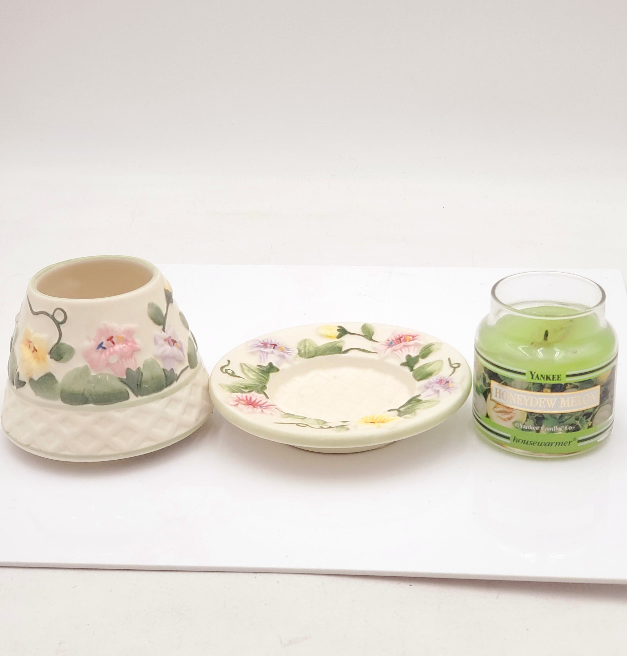 Yankee Candle Spring Morning Glory Lattice Plate and Votive Shade Topper Set with Honeydew Melon Candle