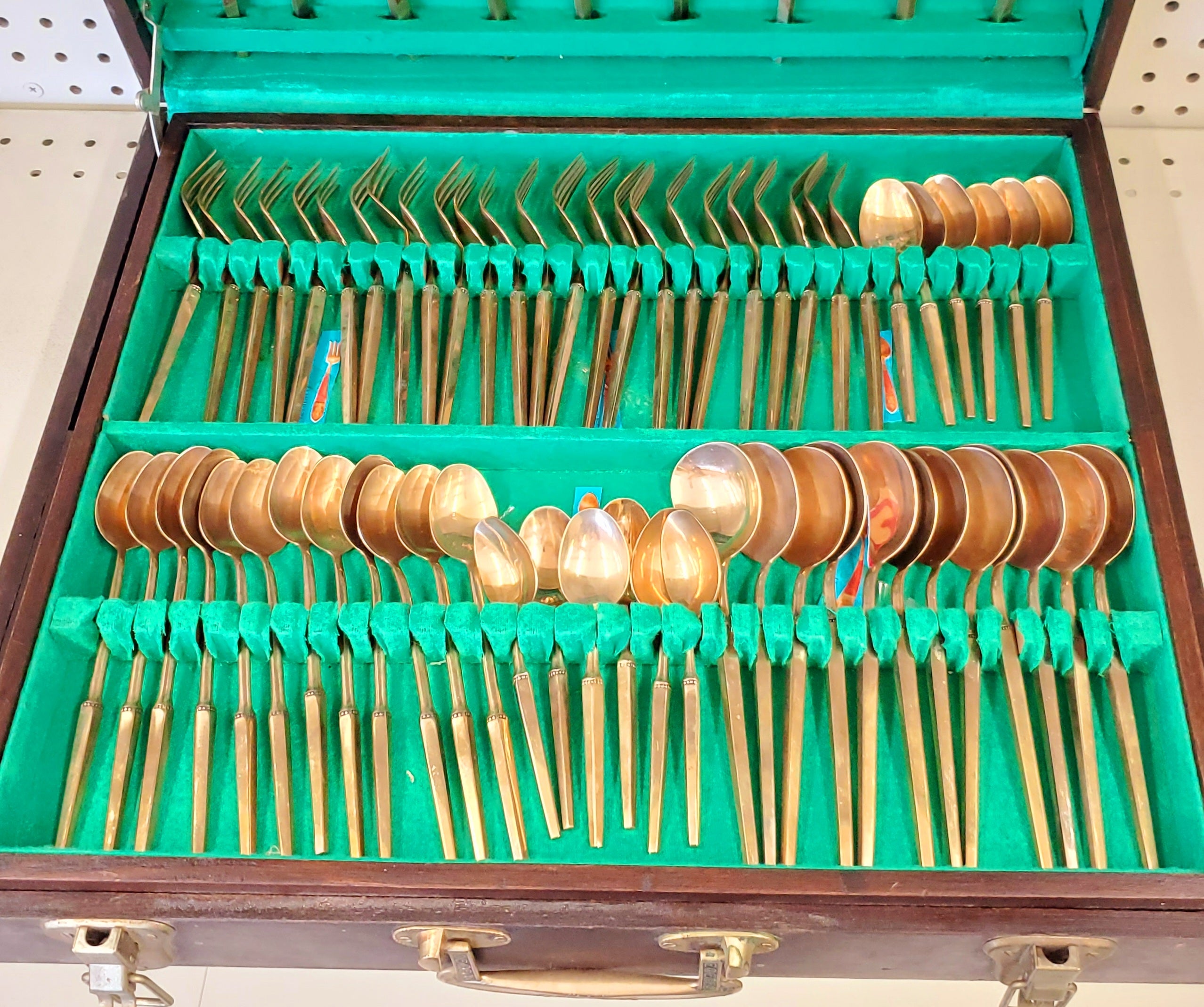 Vintage 144 pc Flatware Set from James Quality Jewelers, Bangkok, Thailand in Wooden Case