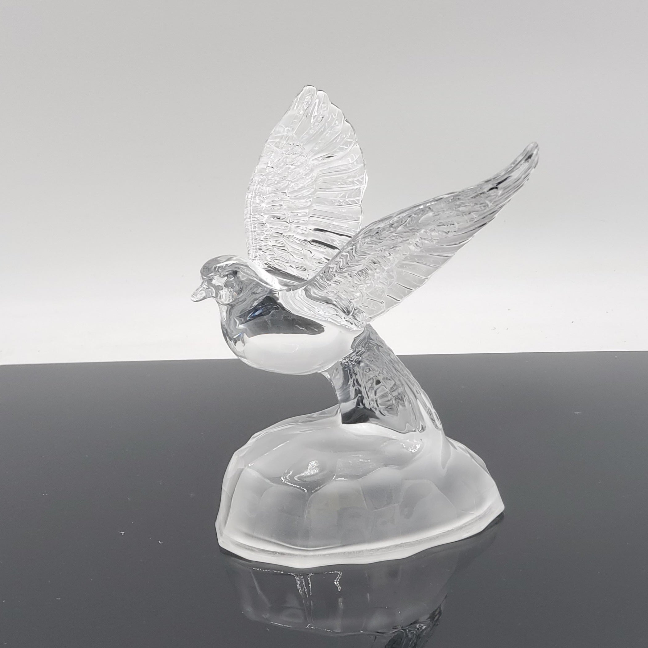 Cristal D'Arques Lead Crystal Dove in Flight Figurine
