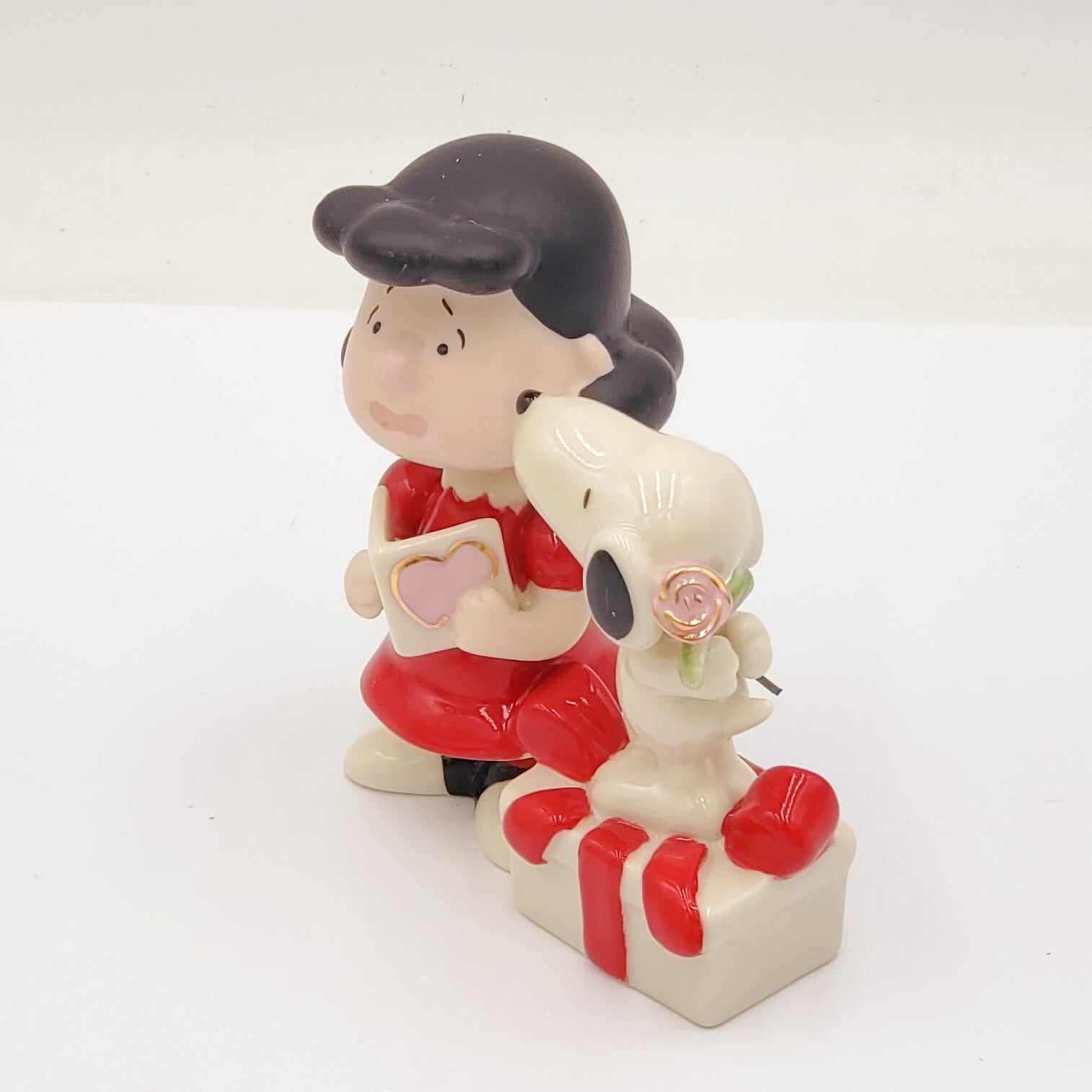 Lenox Peanuts Snoopy Steals A Kiss Figurine Lucy Valentine's Day Beagle