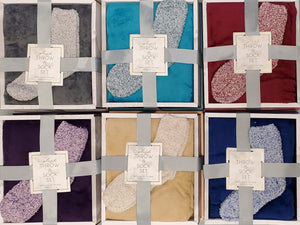 THROW & SOCK GIFT SET, 6 ASSORTED COLORS 50"x 60"