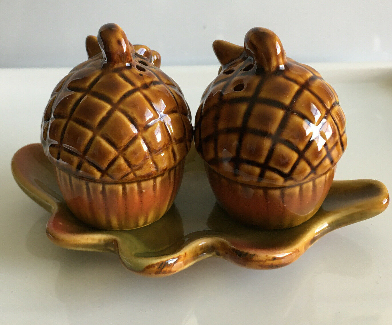 Acorn Salt and Pepper Shakers With Leaf Tray 3 Pc Set