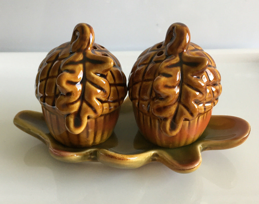 Acorn Salt and Pepper Shakers With Leaf Tray 3 Pc Set